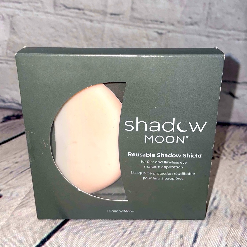 SHADOW MOON Reusable Shadow Shield Eyeliner and Eyeshadow Tool - Catches Fallout